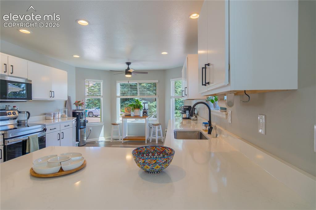 Image 7 of 44: Kitchen
