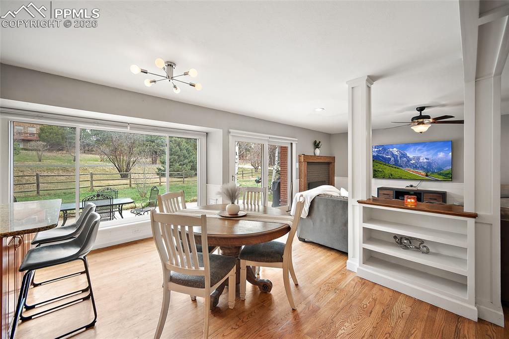 Image 14 of 50: Dining Area