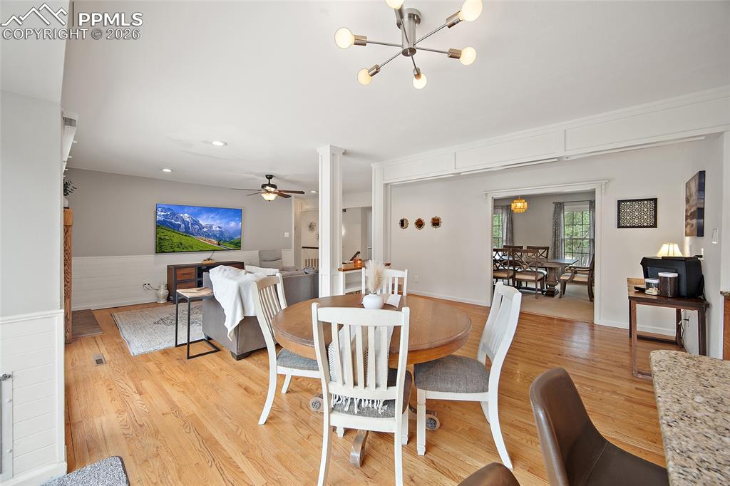 Image 15 of 50: Dining Area