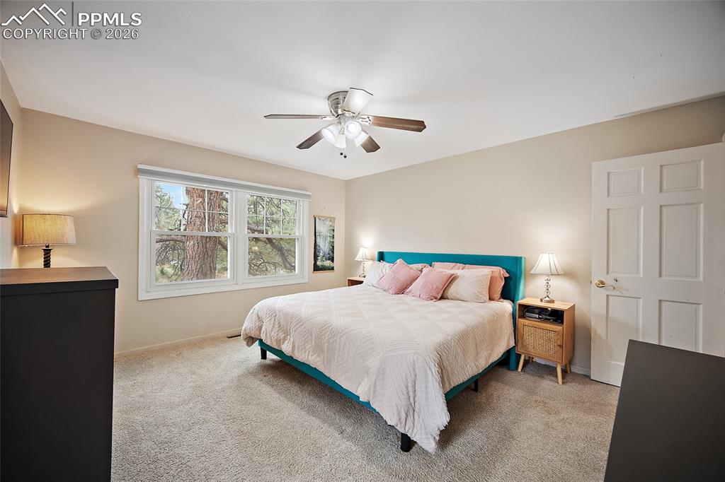 Image 21 of 50: Primary Bederoom