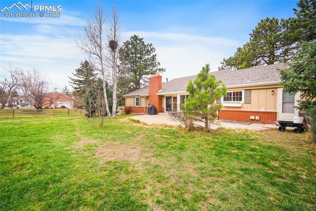 Image 40 of 50: Back of Structure