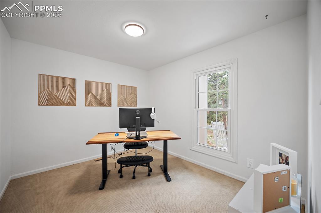 Image 7 of 50: Office