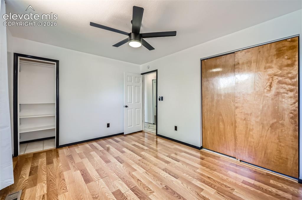 Image 11 of 22: Bedroom