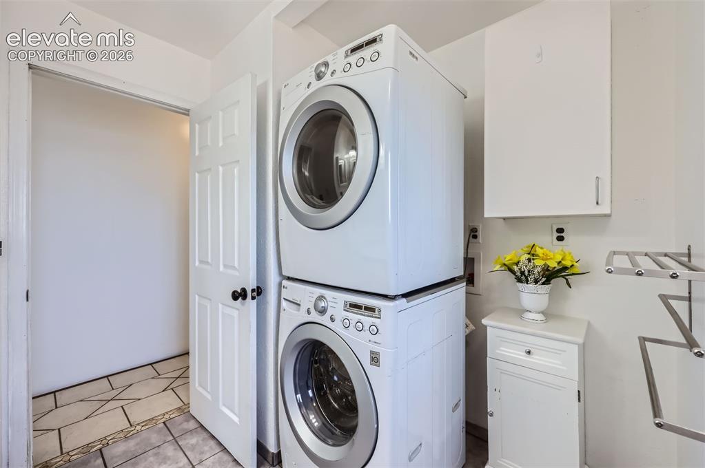 Image 16 of 22: Laundry