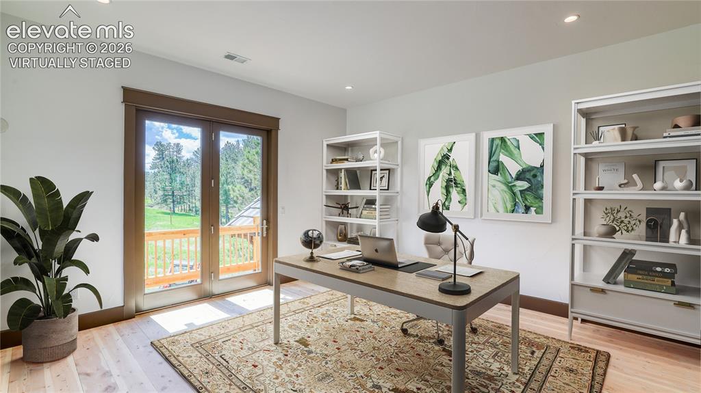 Image 7 of 37: VIRTUALLY STAGED - OFFICE/BEDROOM