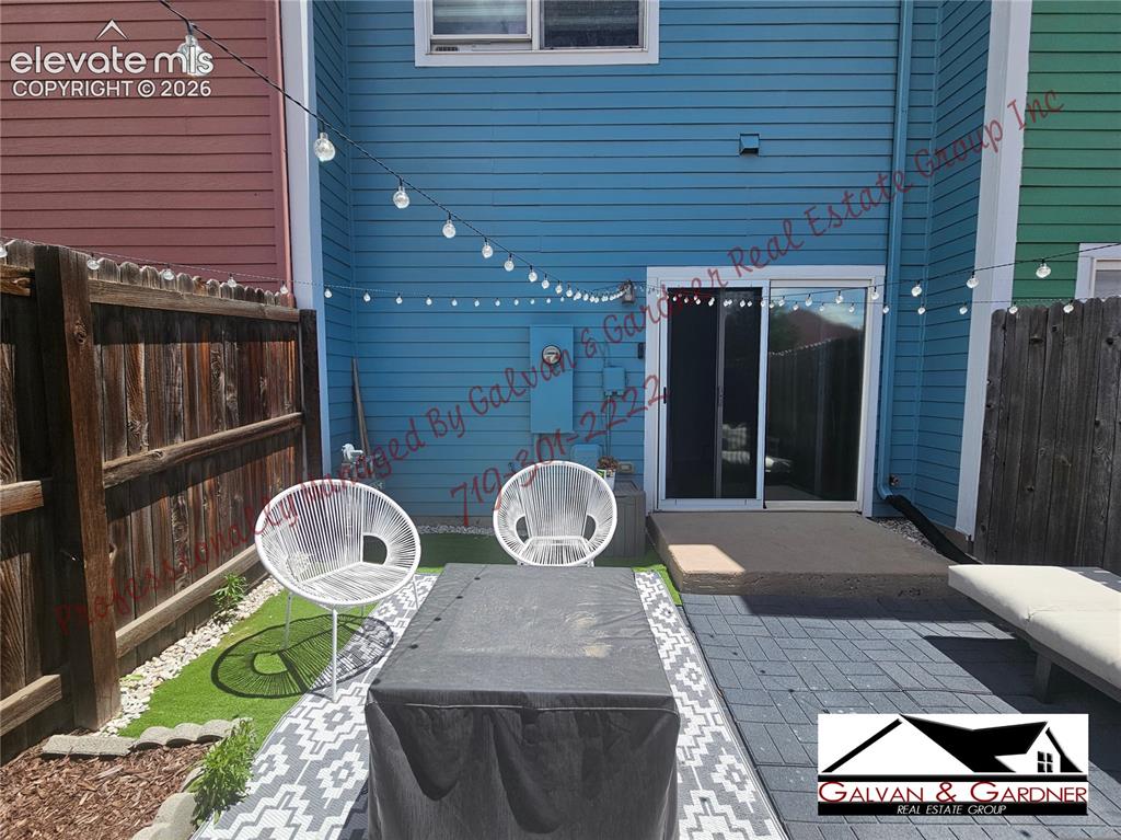 Image 15 of 16: Patio