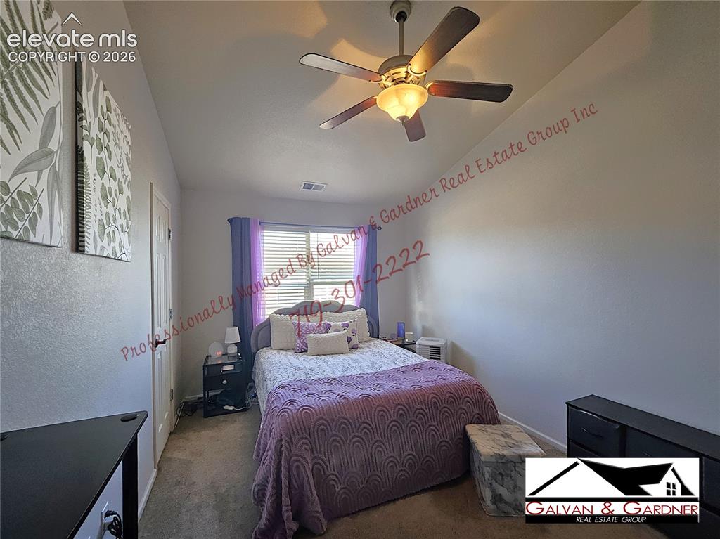 Image 9 of 16: Bedroom