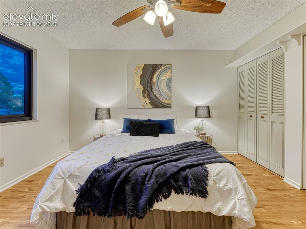 Image 13 of 27: Bedroom