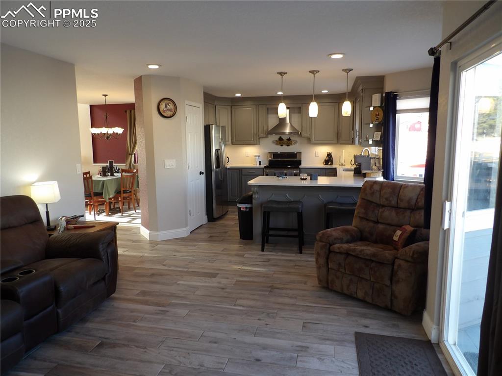 Image 20 of 32: Living Room