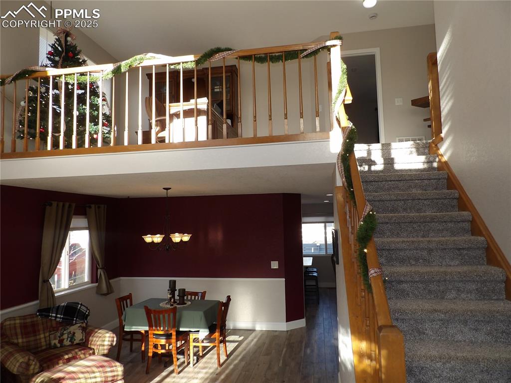 Image 21 of 32: Living Room