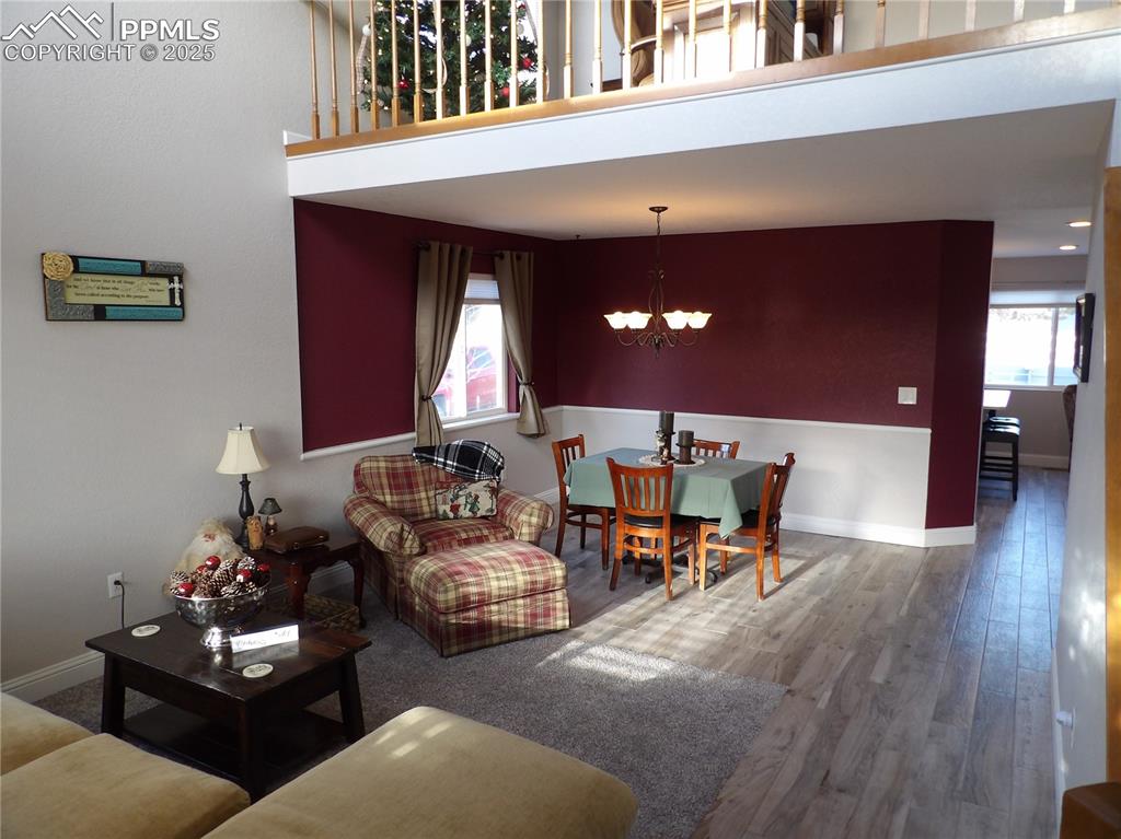 Image 24 of 32: Living Room