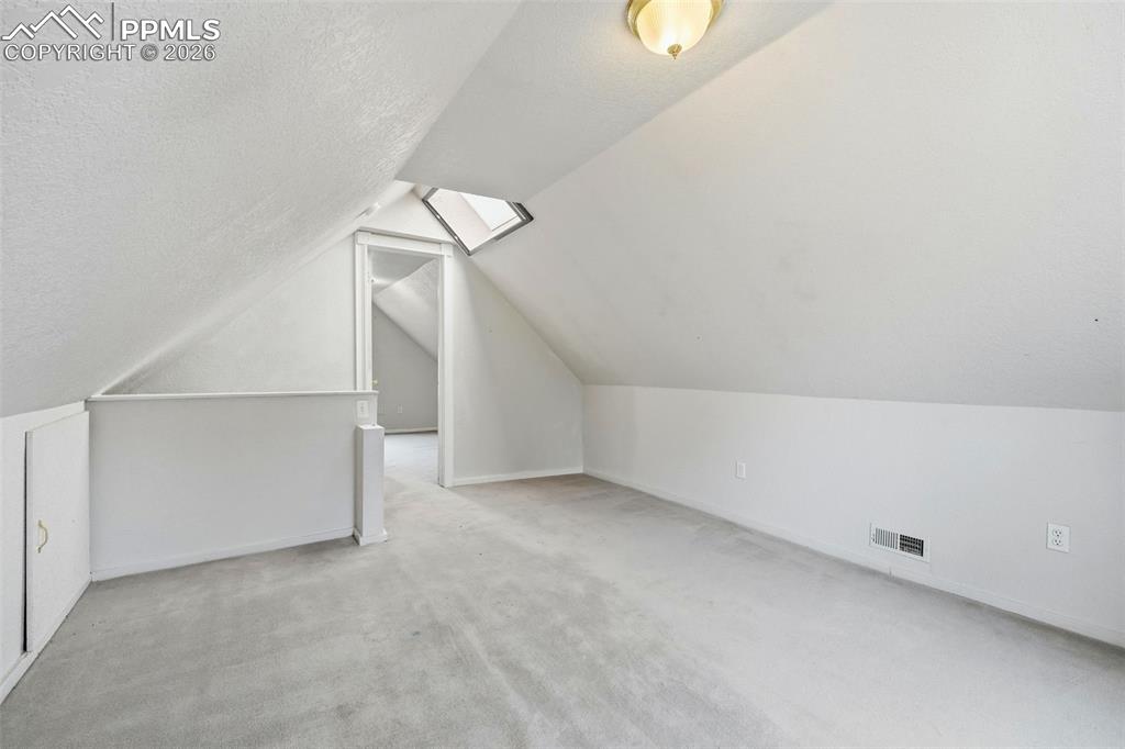 Image 12 of 25: Bonus Room