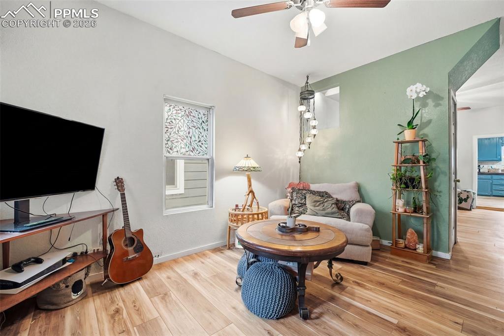 Image 2 of 25: Sitting Room