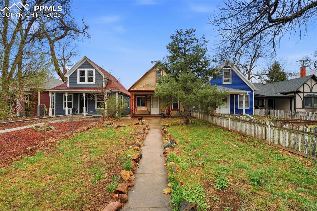 Image 20 of 25: Front of Structure