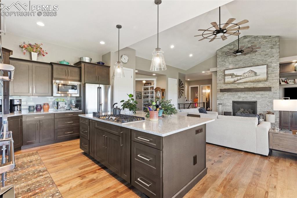 Image 11 of 49: Kitchen