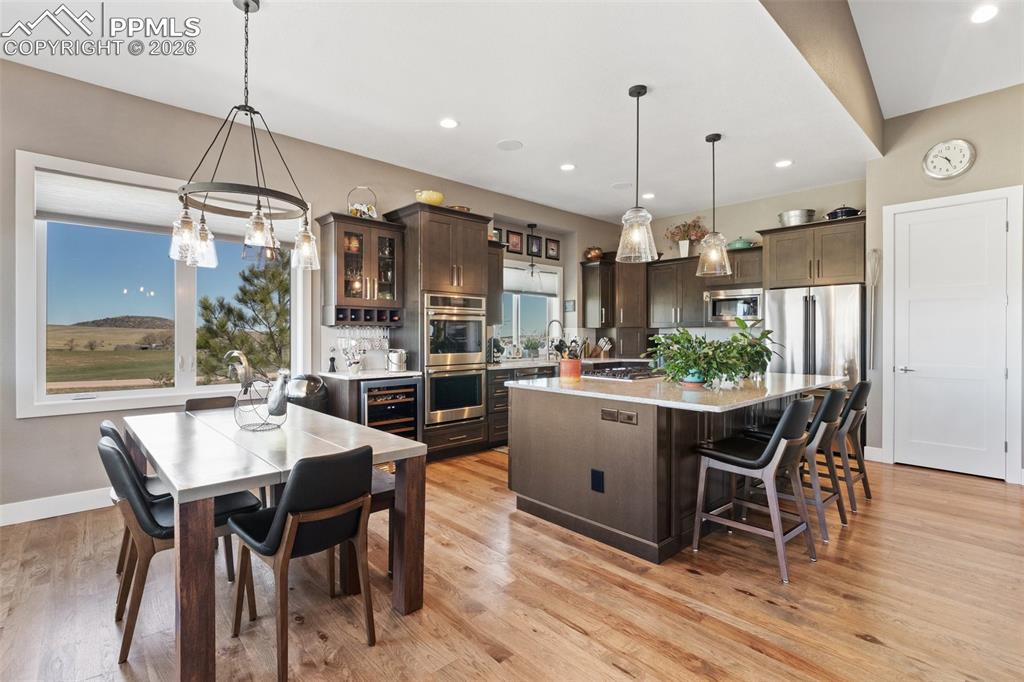 Image 14 of 49: Kitchen