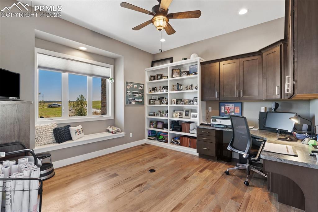 Image 15 of 49: Office