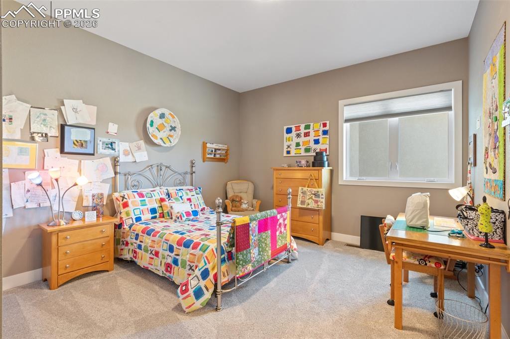 Image 33 of 49: Bedroom