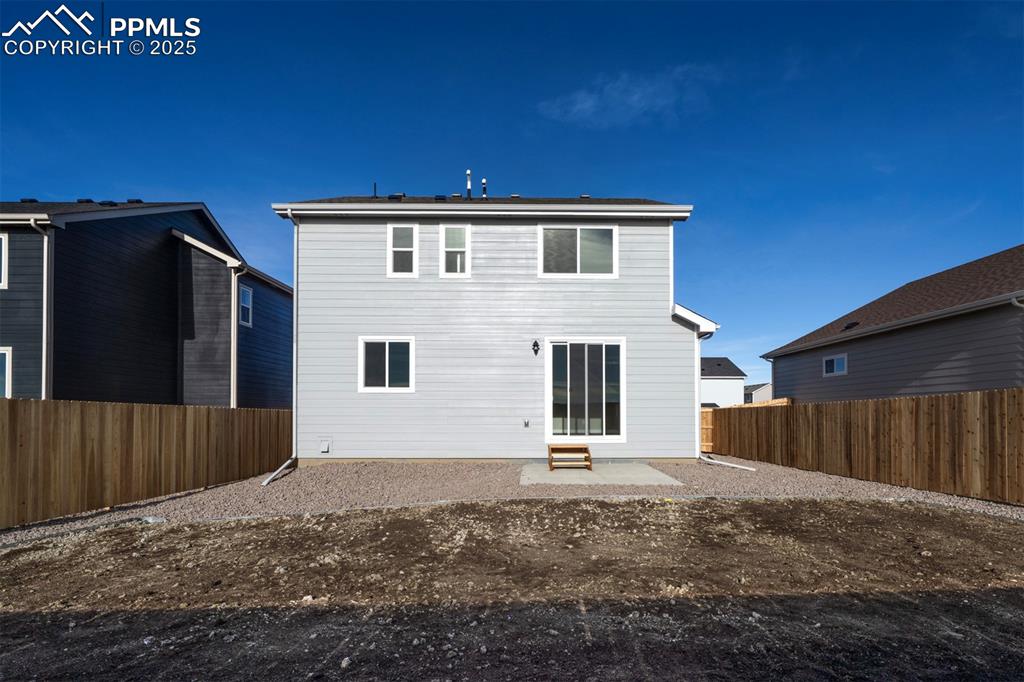 Image 3 of 38: Back of Structure