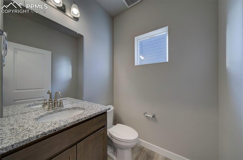 Image 36 of 38: Bathroom