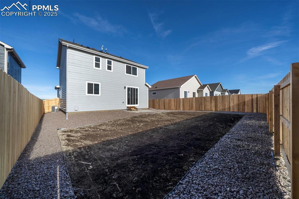 Image 4 of 38: Back of Structure