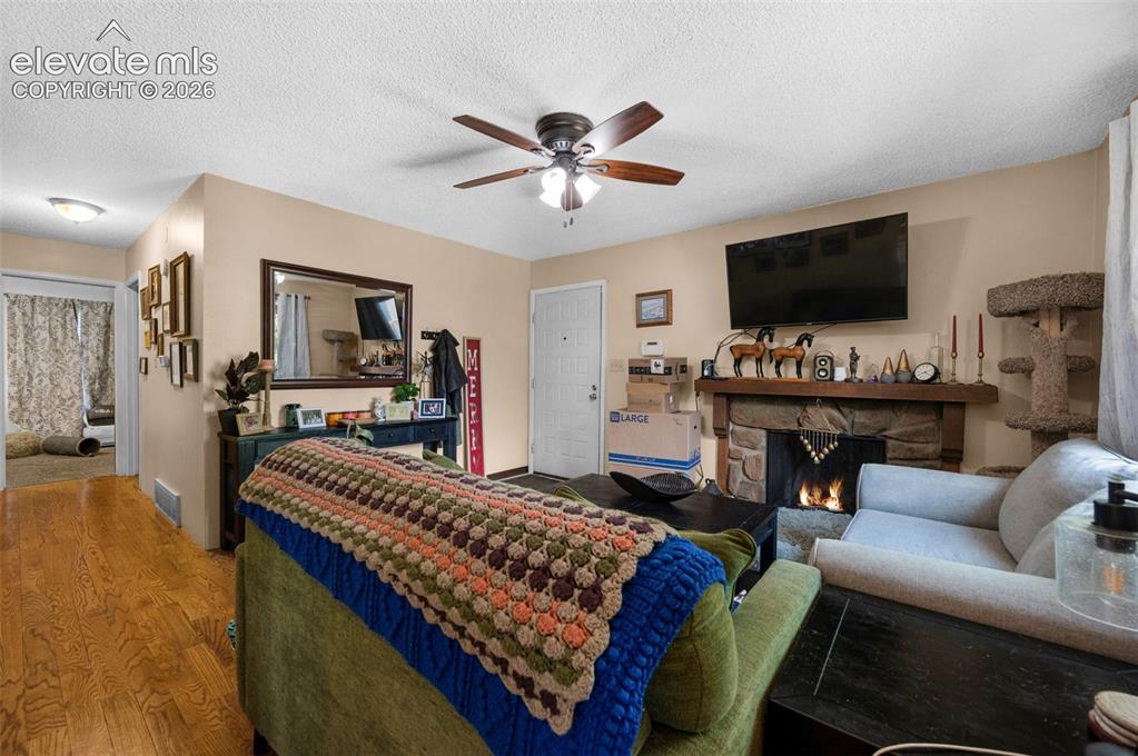 Image 10 of 28: Living Room