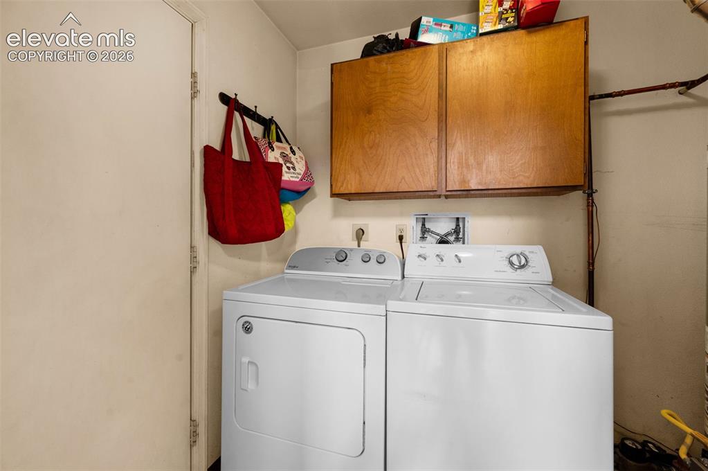 Image 14 of 28: Laundry