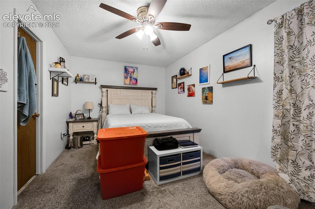 Image 17 of 28: Bedroom