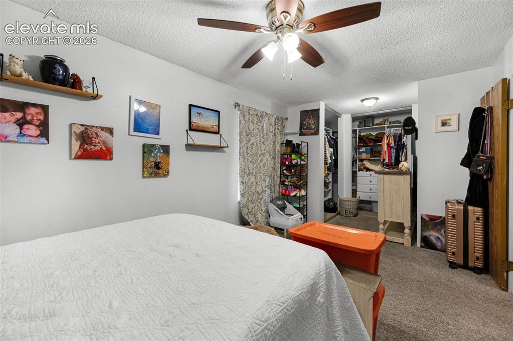 Image 19 of 28: Bedroom
