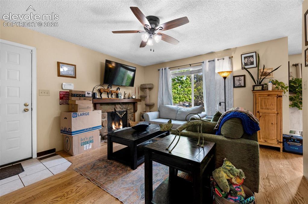 Image 9 of 28: Living Room