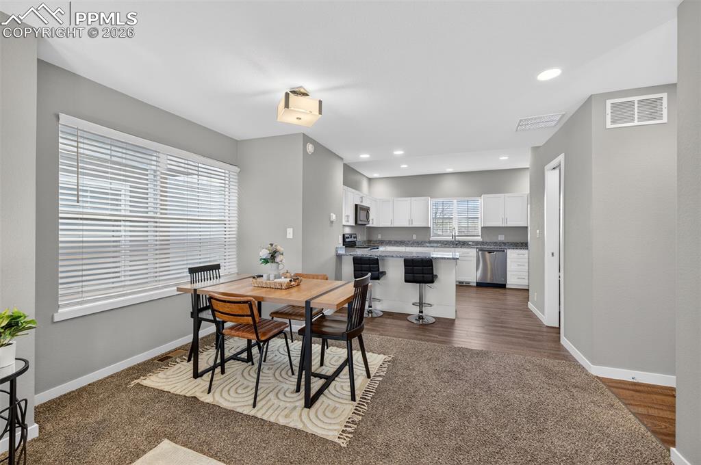 Image 10 of 46: Dining Area