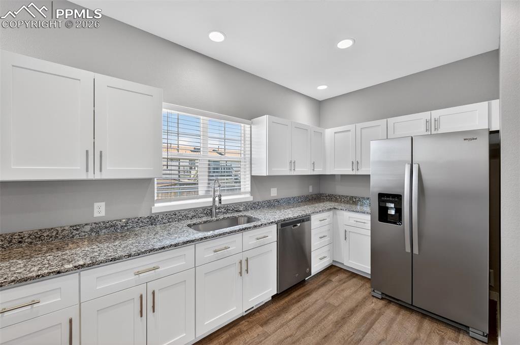 Image 13 of 46: Kitchen