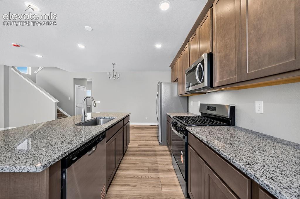 Image 10 of 41: Kitchen