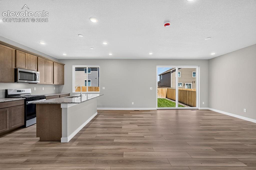 Image 18 of 41: Kitchen
