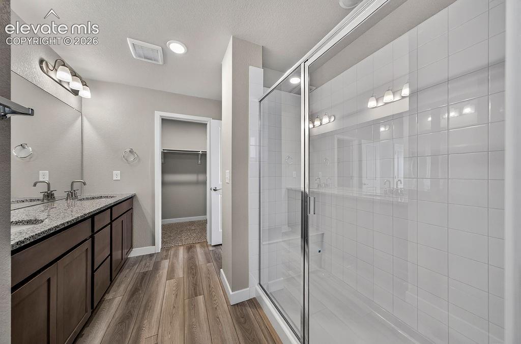 Image 33 of 41: Master Bathroom