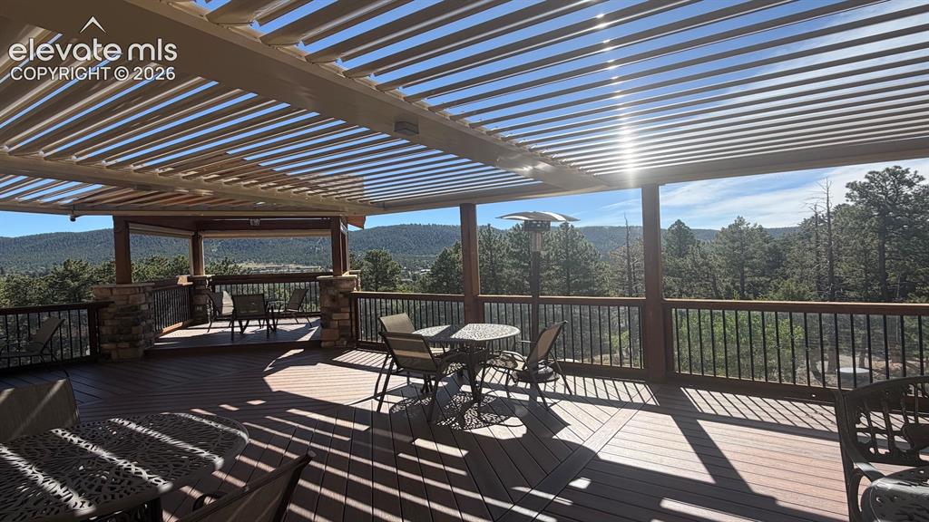 Image 2 of 10: Deck