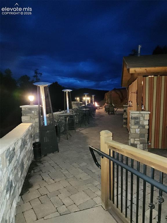 Image 9 of 10: Patio