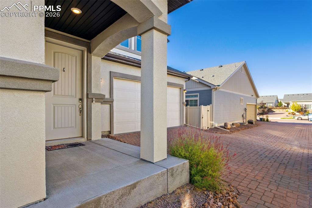 Image 3 of 37: Entry