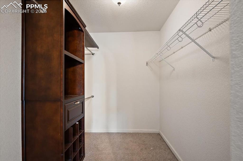 Image 13 of 28: Closet