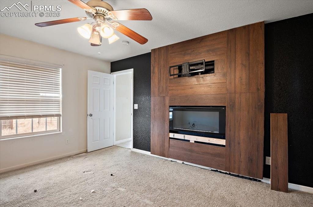 Image 14 of 28: Living Room