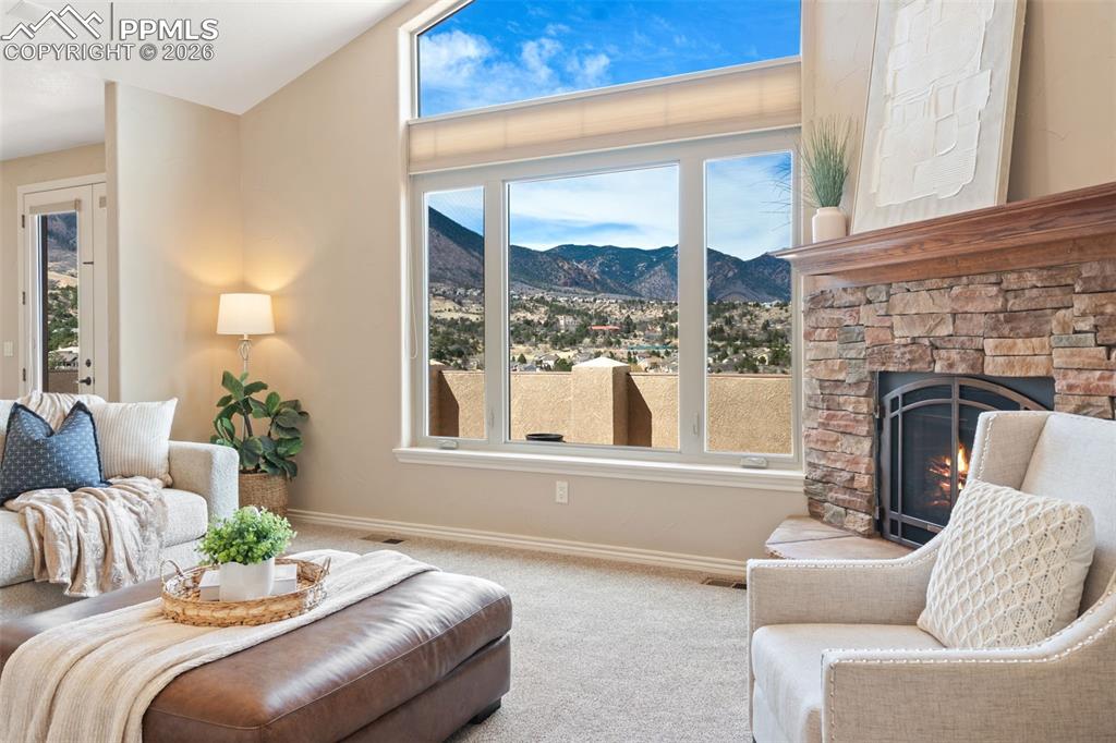 Image 10 of 50: Living Room