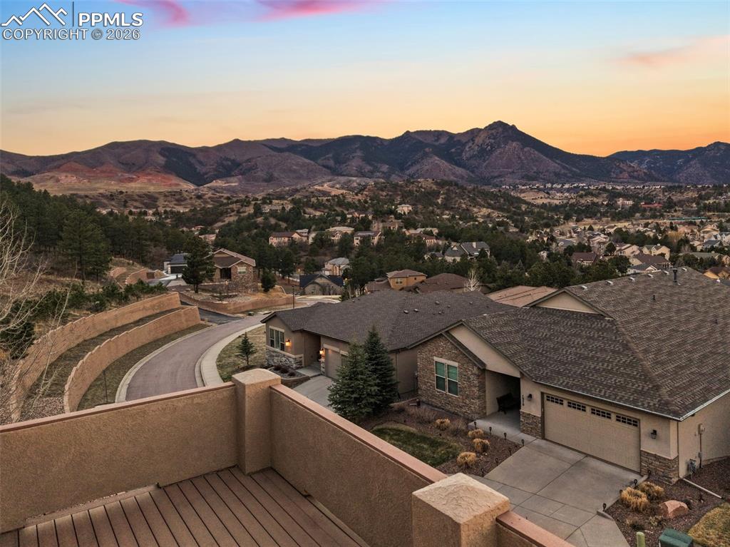 Image 20 of 50: Dining Area