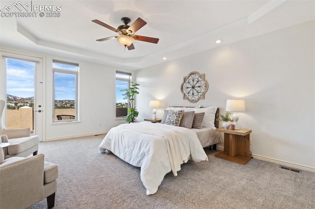 Image 25 of 50: Main Level