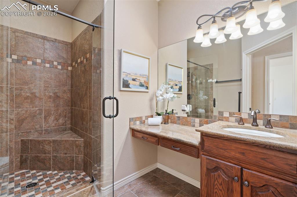 Image 31 of 50: Main Level Secondary/Office