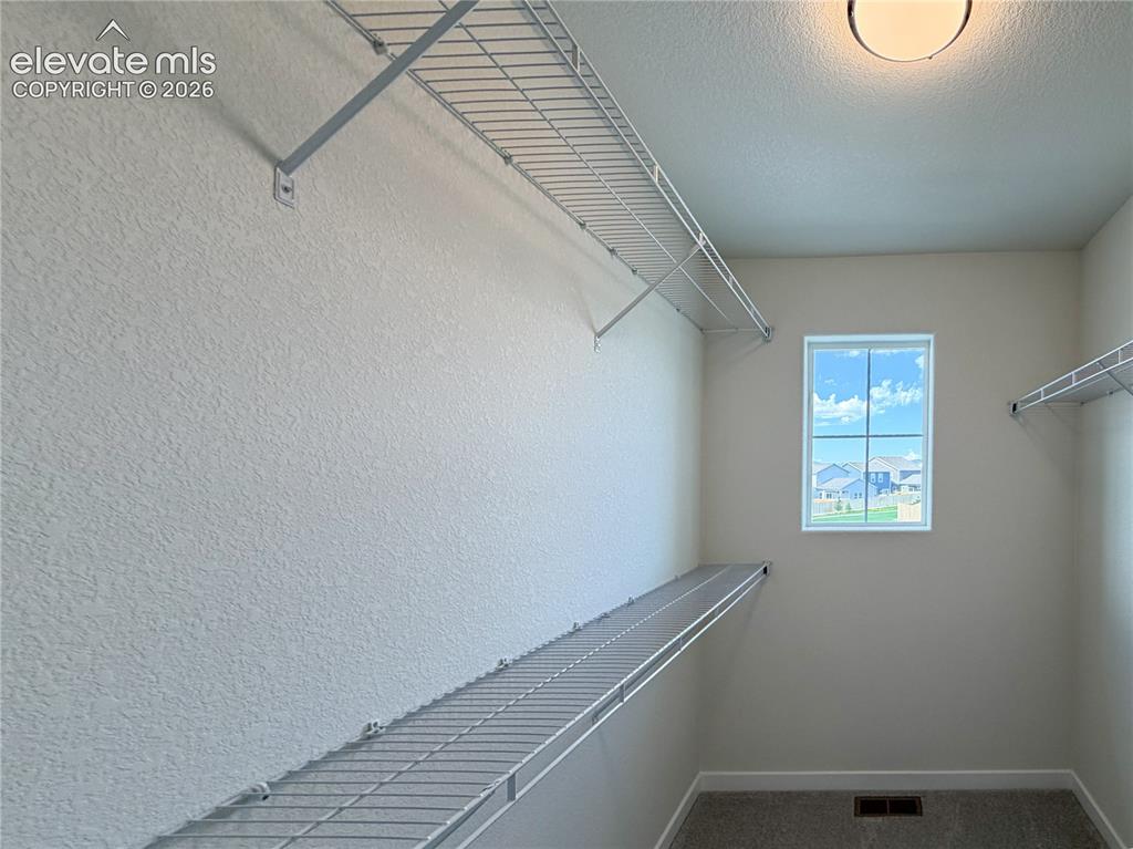 Image 15 of 32: Closet