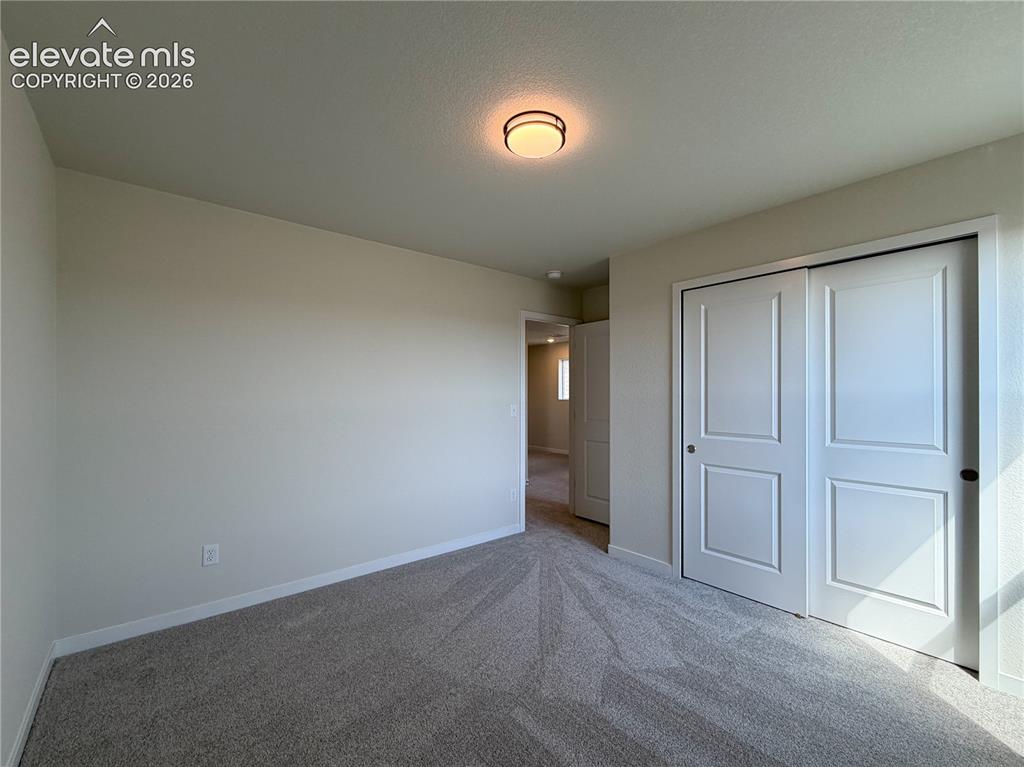Image 18 of 32: Bedroom