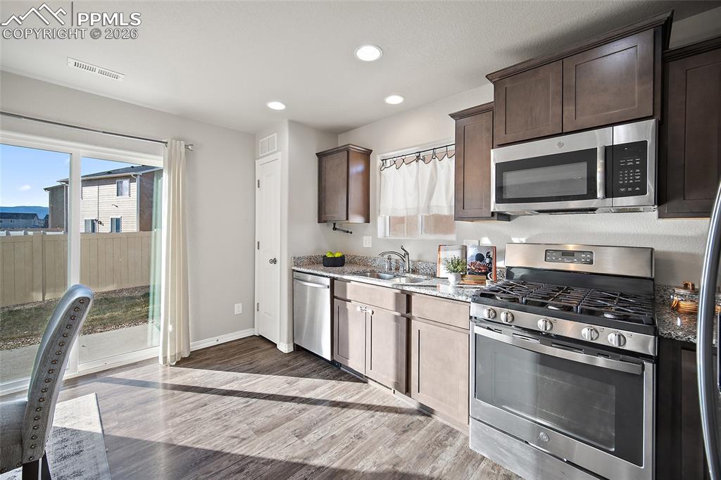 Image 12 of 44: Kitchen