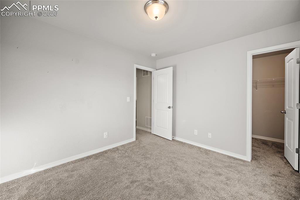 Image 24 of 44: Bedroom