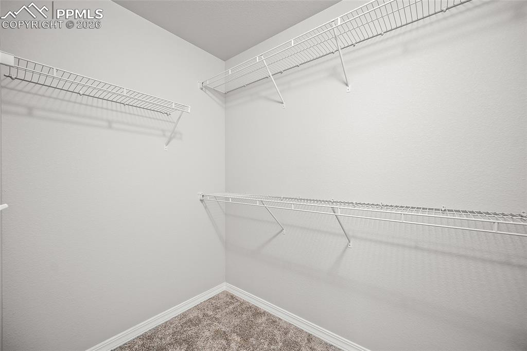 Image 28 of 44: Closet