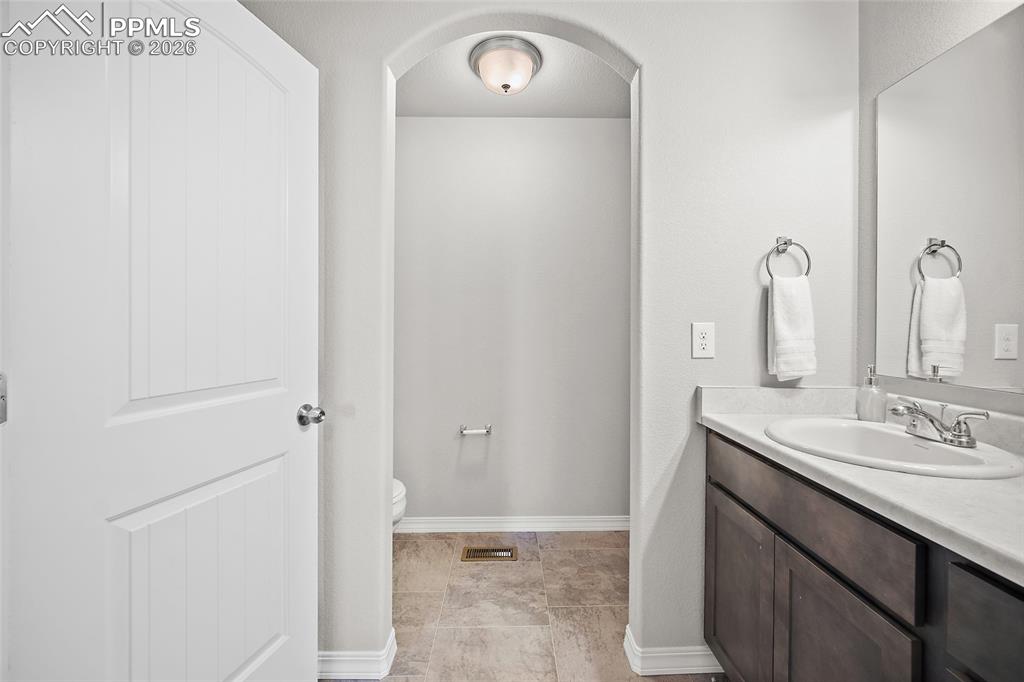 Image 29 of 44: Bathroom